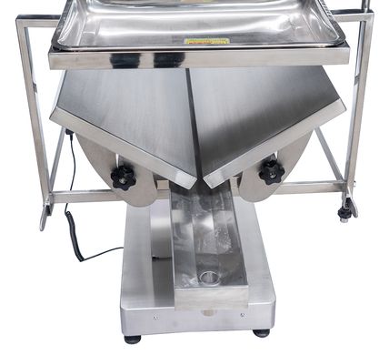 Professional surgical table with V-shaped table top with slopes